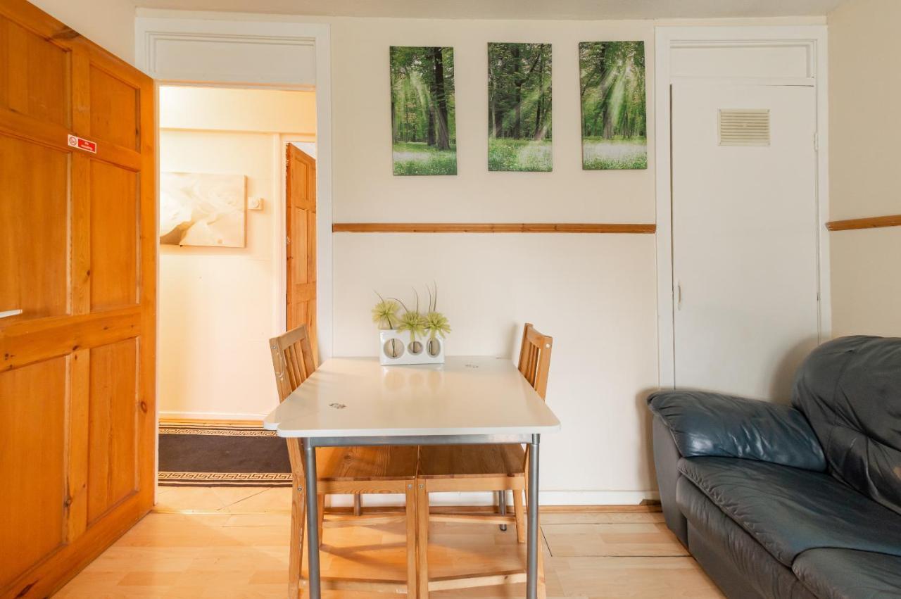 Edinburgh City Centre Aishia/Sakina Apartment Exterior foto