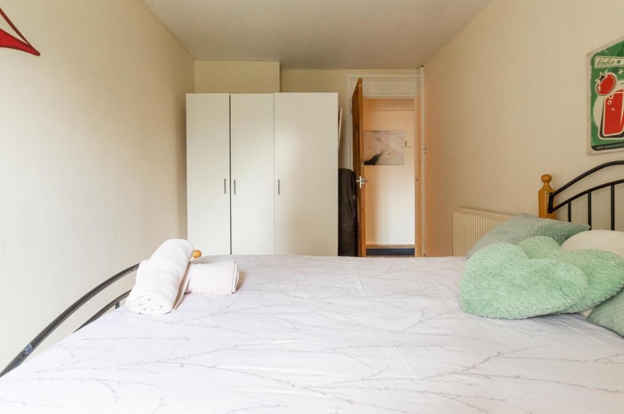 Edinburgh City Centre Aishia/Sakina Apartment Exterior foto